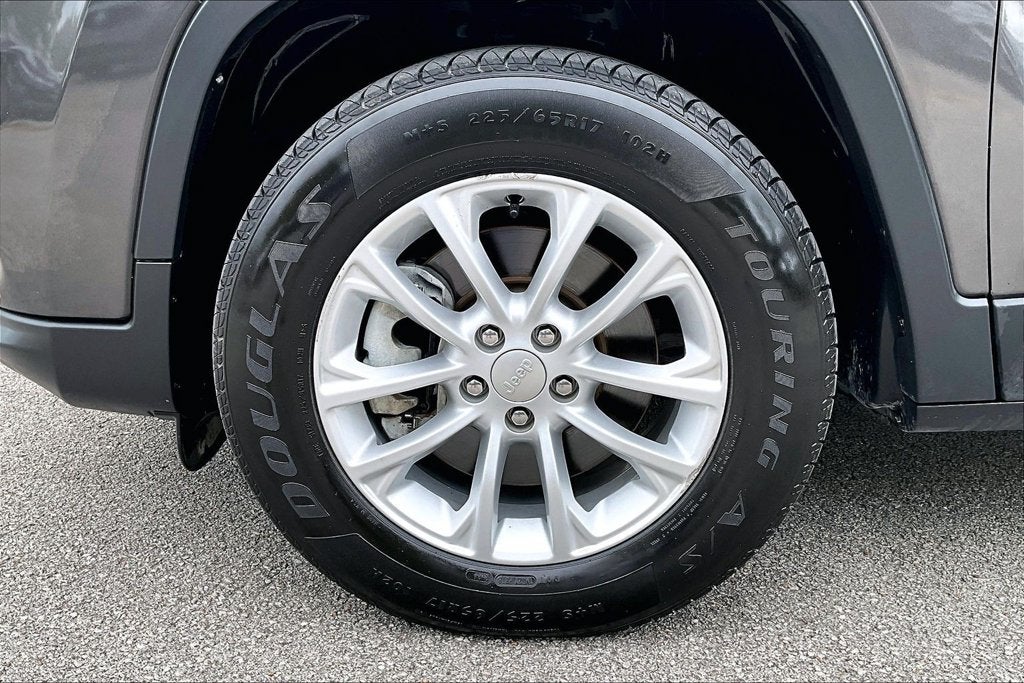 2022 Jeep Cherokee Latitude Lux