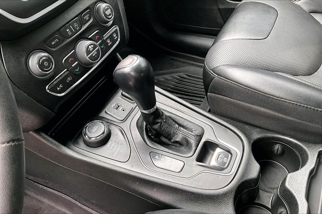 2022 Jeep Cherokee Latitude Lux