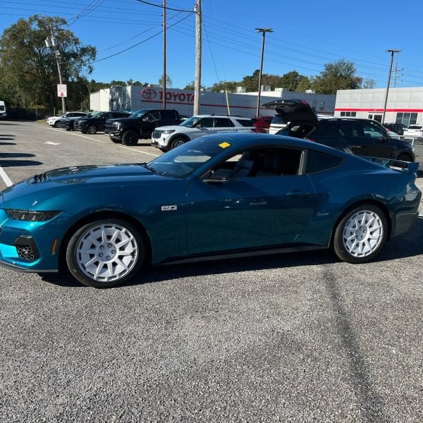 2026 Ford Mustang GT Premium