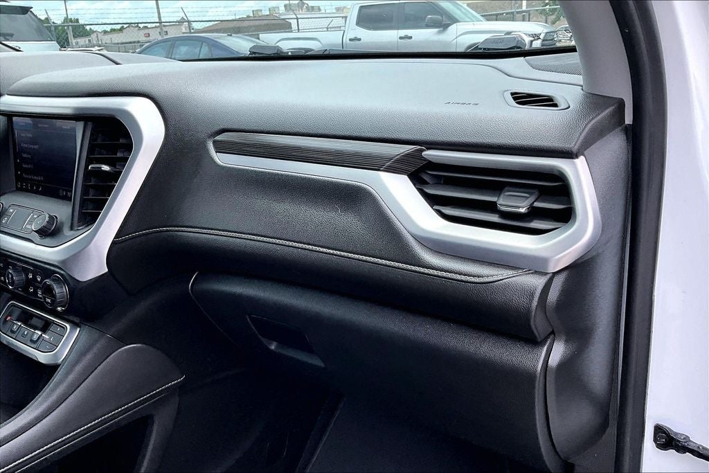 2022 GMC Acadia SLT