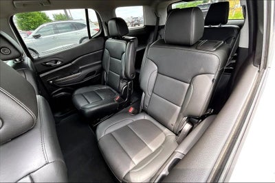 2022 GMC Acadia SLT