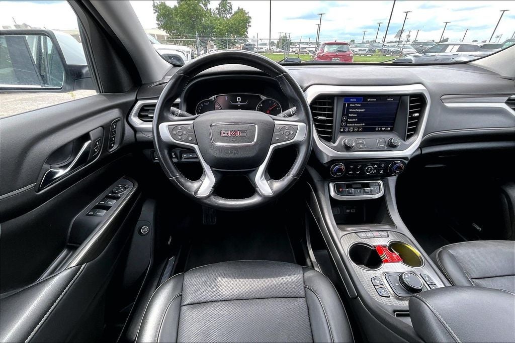 2022 GMC Acadia SLT