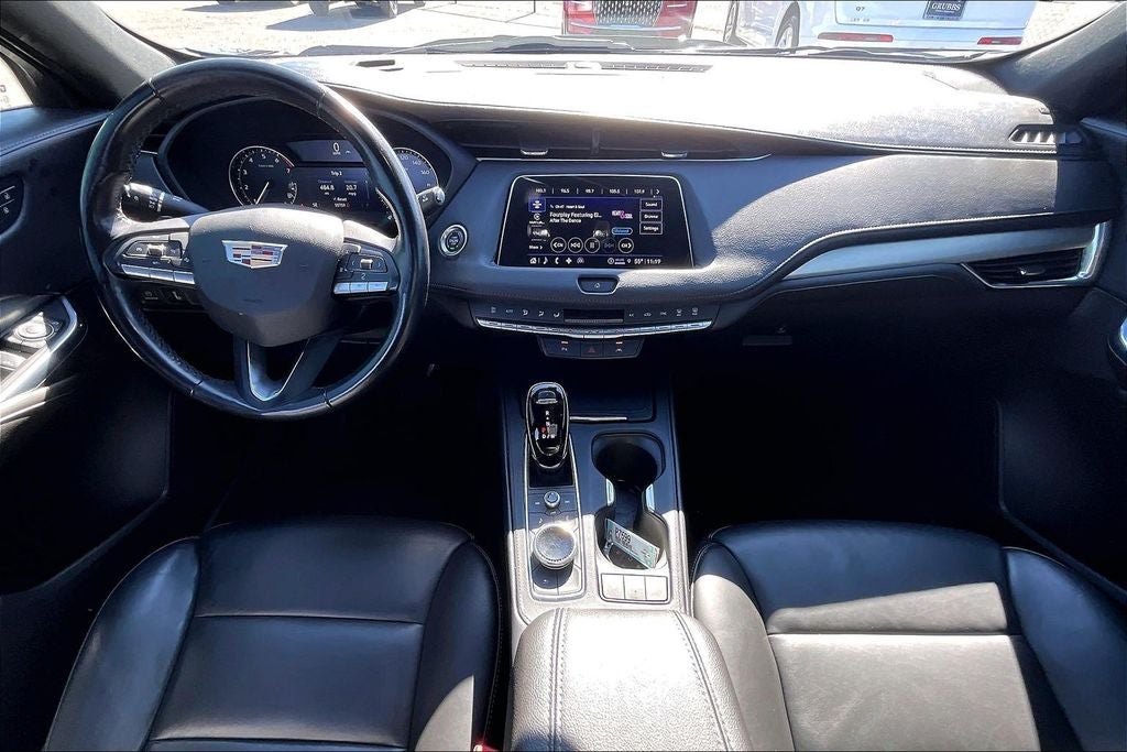 2023 Cadillac XT4 Premium Luxury