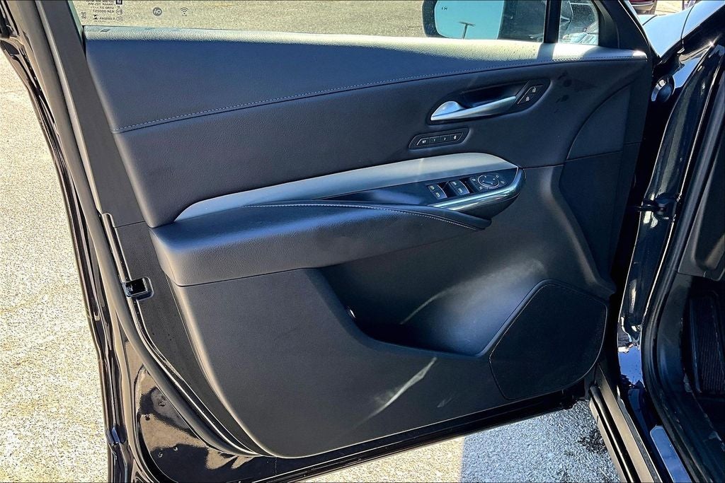 2023 Cadillac XT4 Premium Luxury