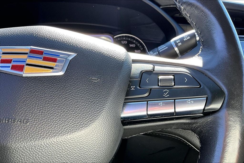 2023 Cadillac XT4 Premium Luxury