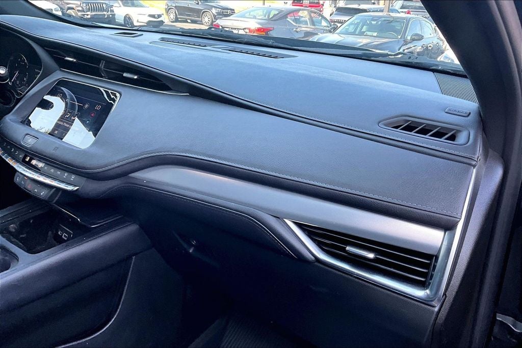 2021 Cadillac XT4 Premium Luxury