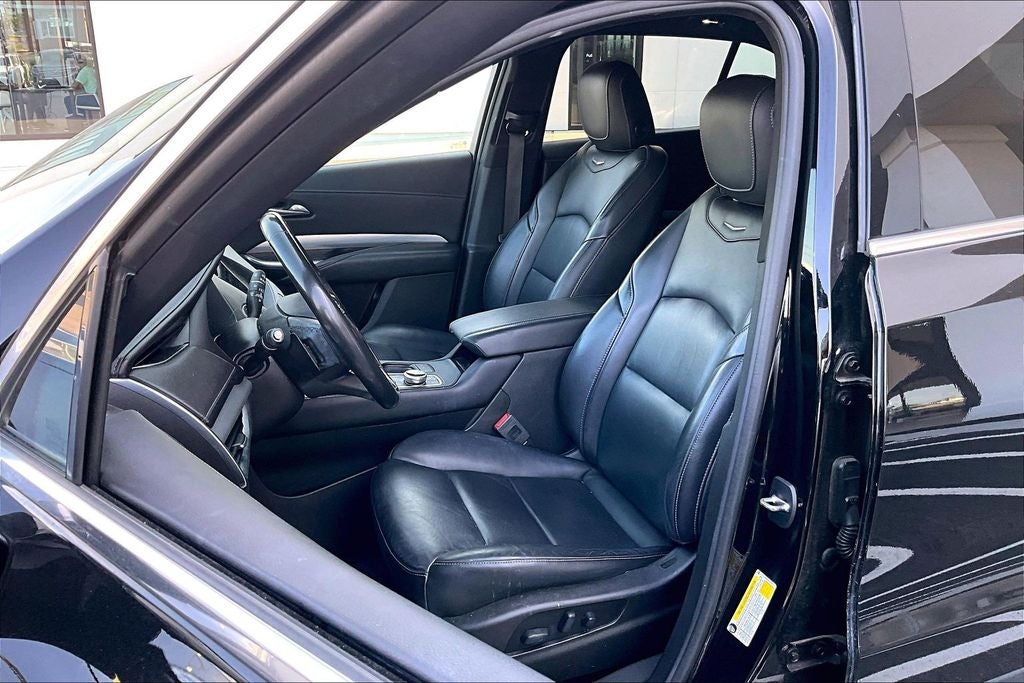 2021 Cadillac XT4 Premium Luxury