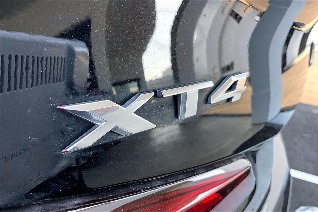 2021 Cadillac XT4 Premium Luxury