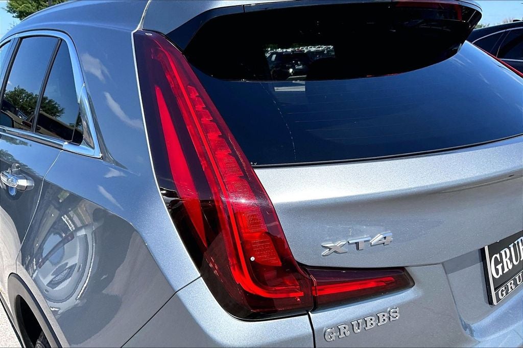 2025 Cadillac XT4 Premium Luxury