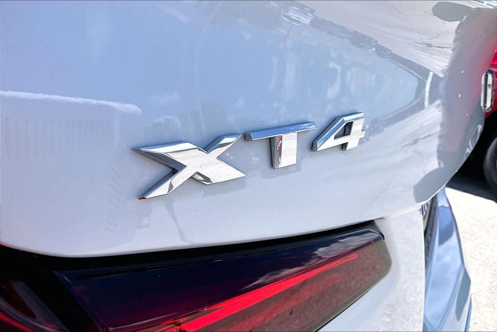 2024 Cadillac XT4 Premium Luxury