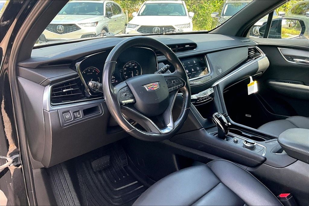 2025 Cadillac XT6 Luxury