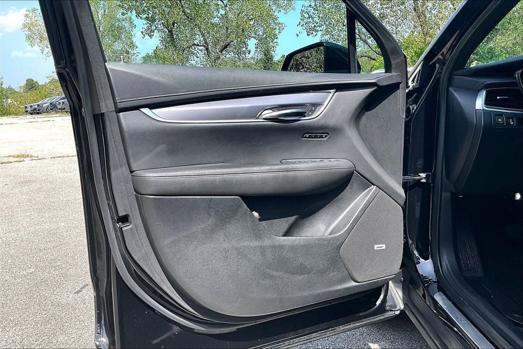 2025 Cadillac XT6 Luxury