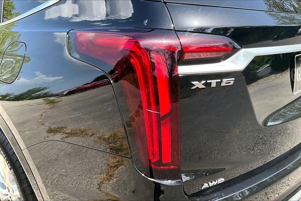 2025 Cadillac XT6 Luxury