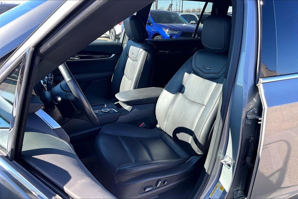 2025 Cadillac XT6 Premium Luxury