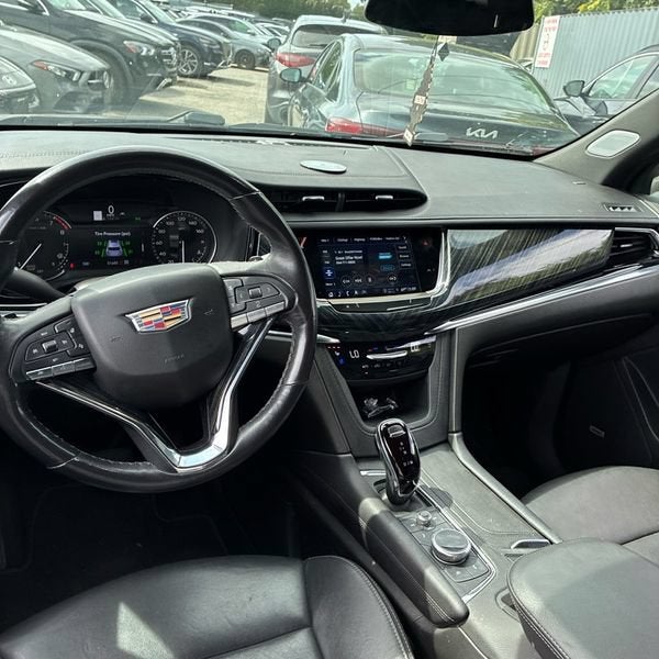 2023 Cadillac XT6 Premium Luxury