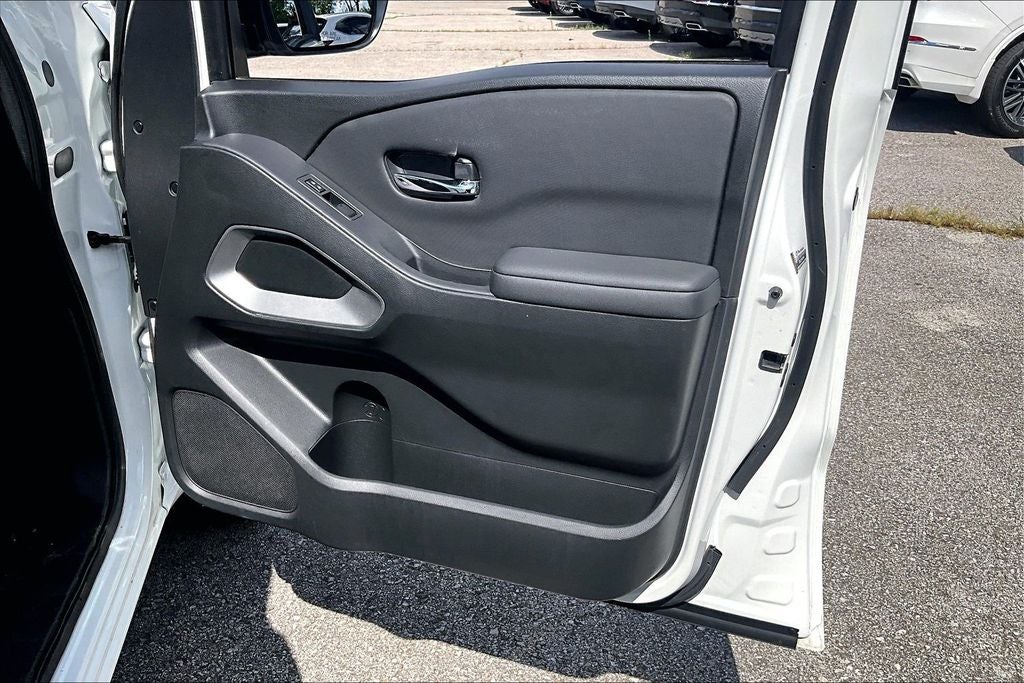 2024 Nissan Frontier SV