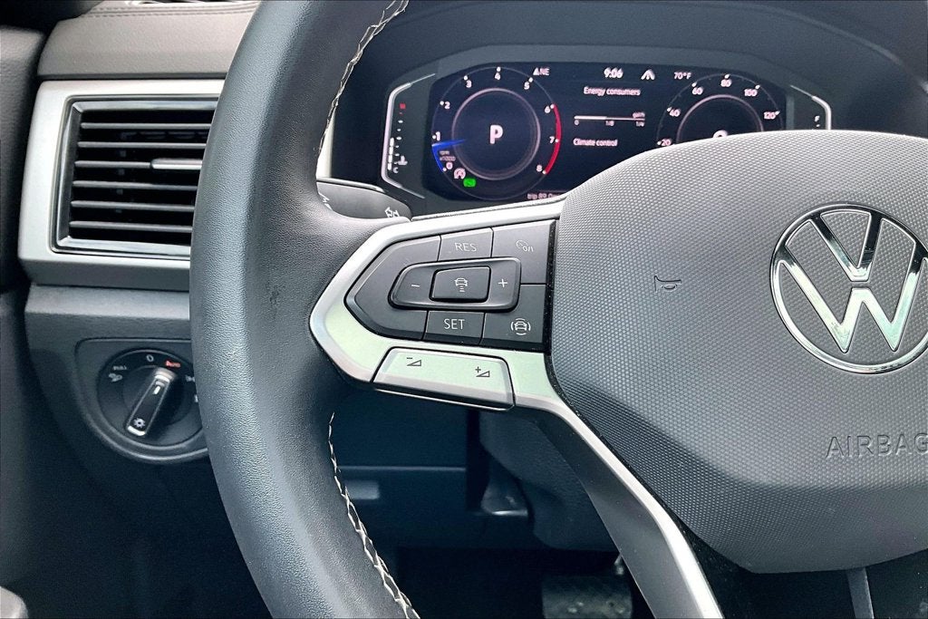 2022 Volkswagen Atlas Cross Sport 2.0T SE w/Technology