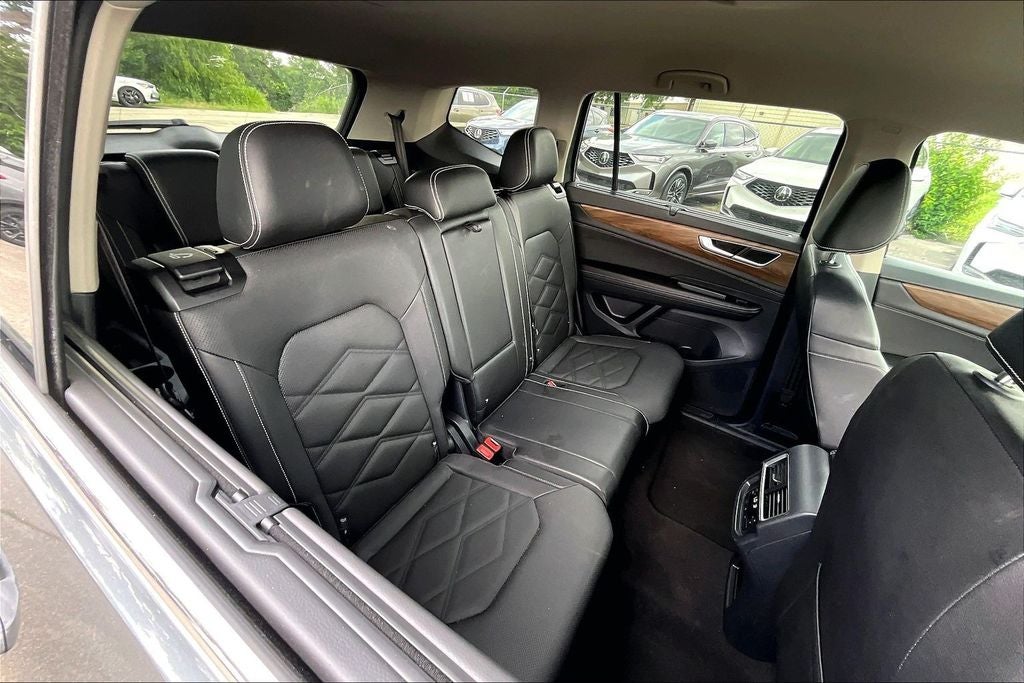 2025 Volkswagen Atlas 2.0T SE w/Technology