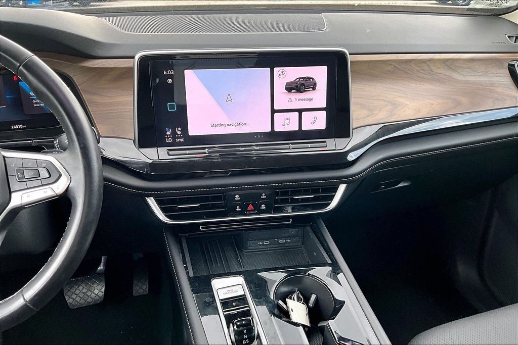 2025 Volkswagen Atlas 2.0T SE w/Technology