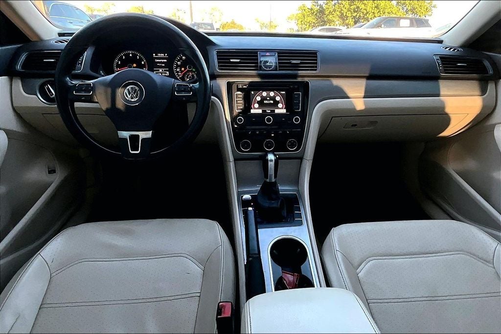 2014 Volkswagen Passat 1.8T SE w/Sunroof/Nav