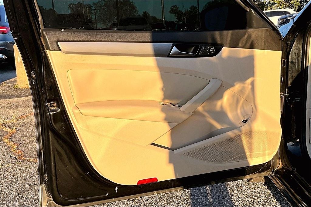 2014 Volkswagen Passat 1.8T SE w/Sunroof/Nav