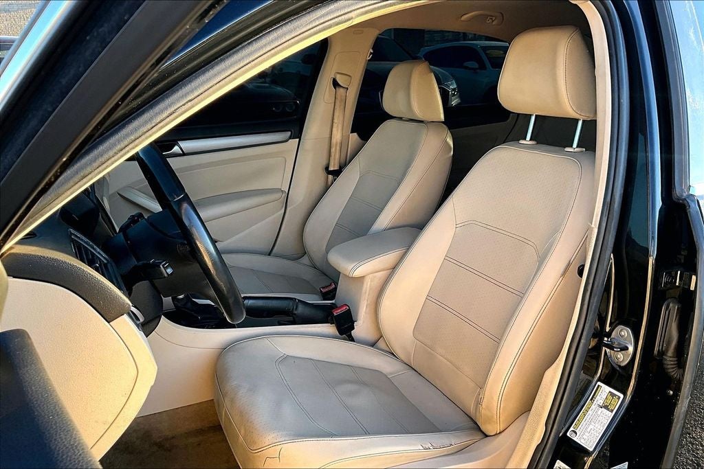 2014 Volkswagen Passat 1.8T SE w/Sunroof/Nav