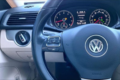 2014 Volkswagen Passat 1.8T SE w/Sunroof/Nav