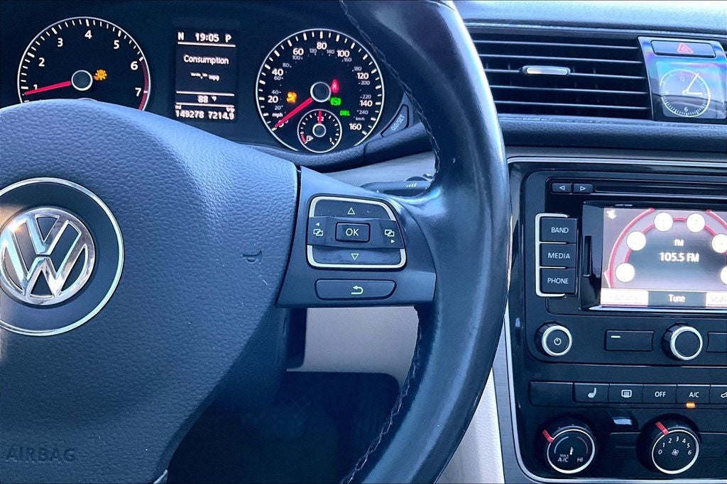 2014 Volkswagen Passat 1.8T SE w/Sunroof/Nav