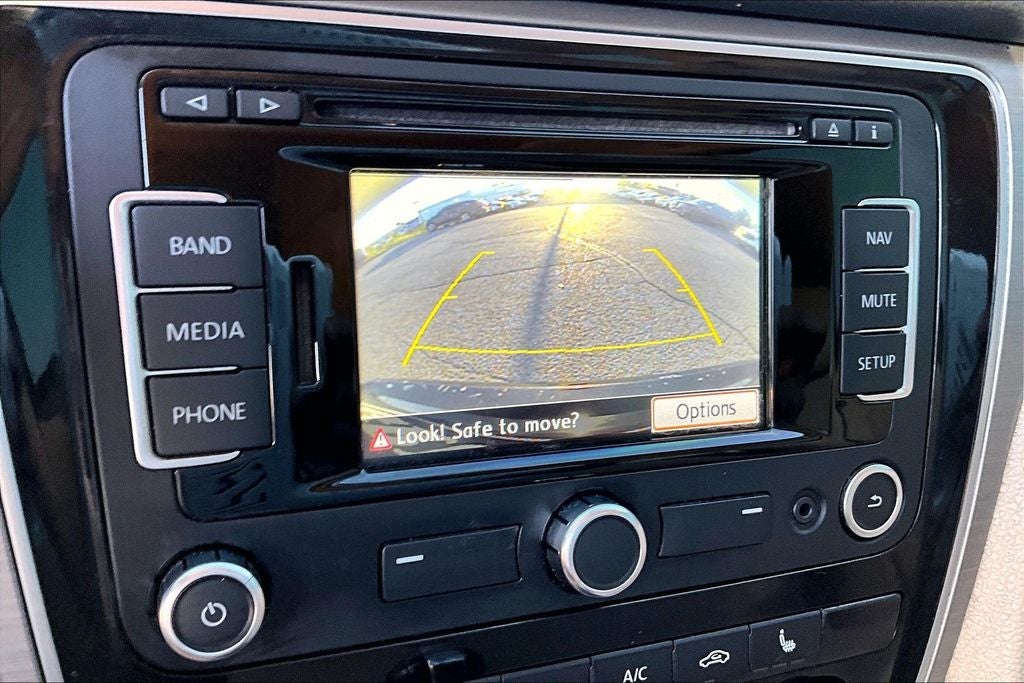 2014 Volkswagen Passat 1.8T SE w/Sunroof/Nav