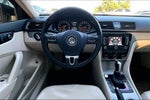 2014 Volkswagen Passat 1.8T SE w/Sunroof/Nav
