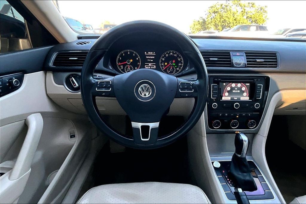 2014 Volkswagen Passat 1.8T SE w/Sunroof/Nav