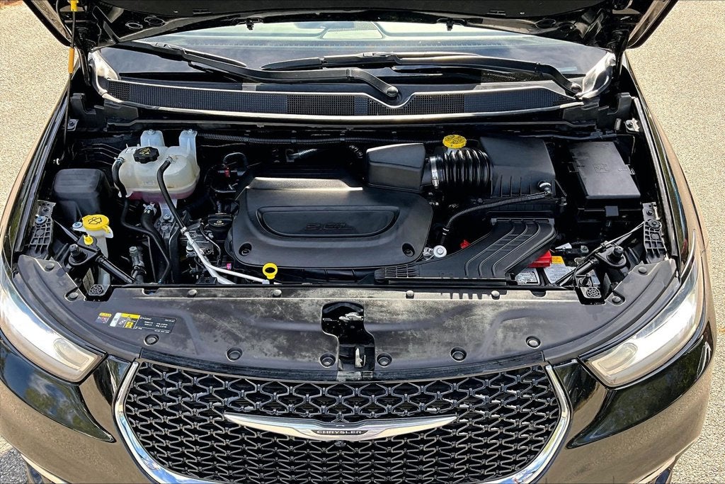 2025 Chrysler Pacifica Select