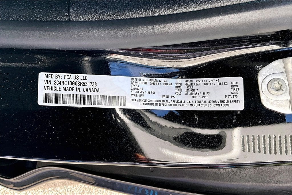 2025 Chrysler Pacifica Select