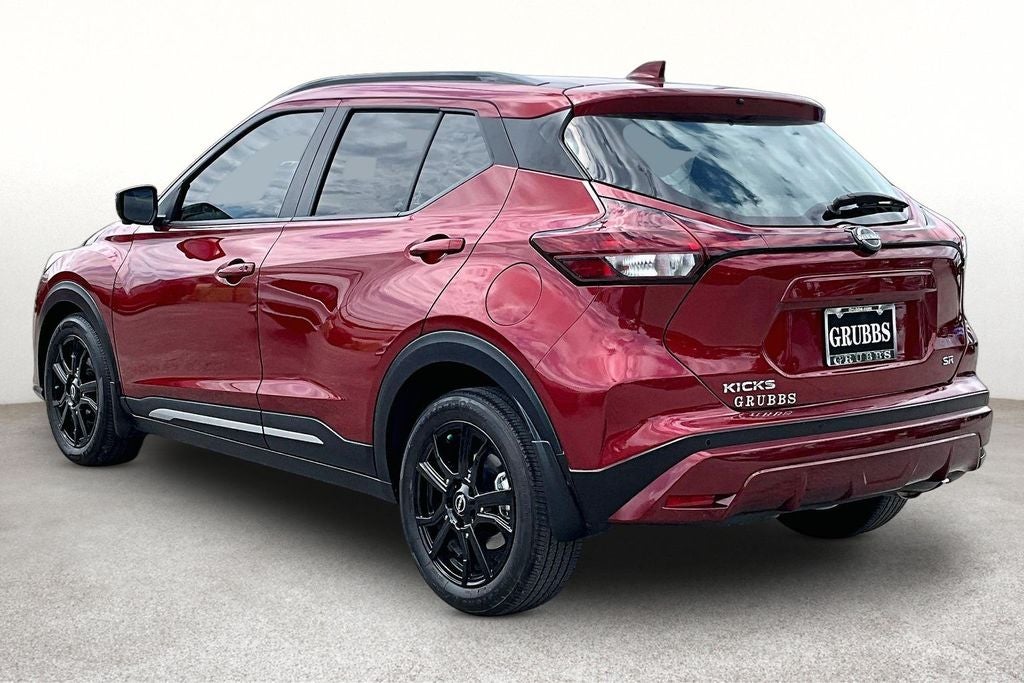 2024 Nissan Kicks SR
