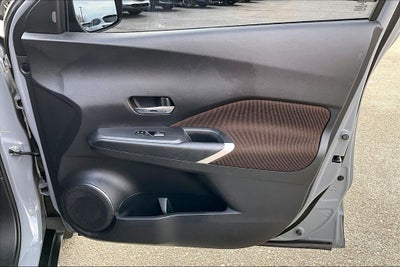 2021 Nissan Kicks SR