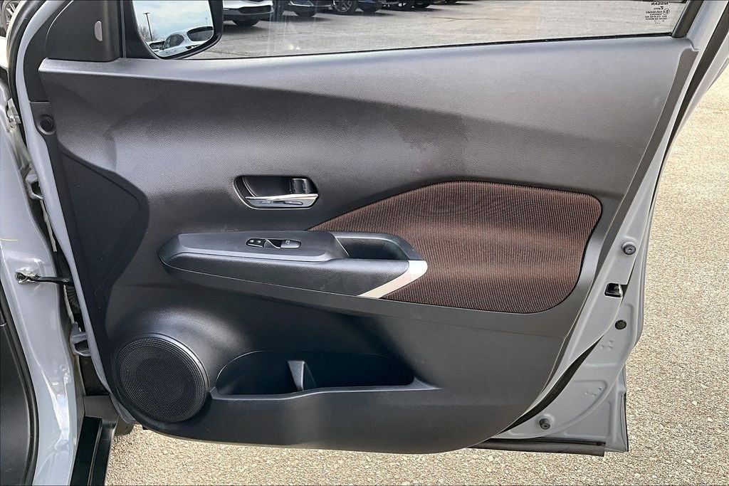 2021 Nissan Kicks SR