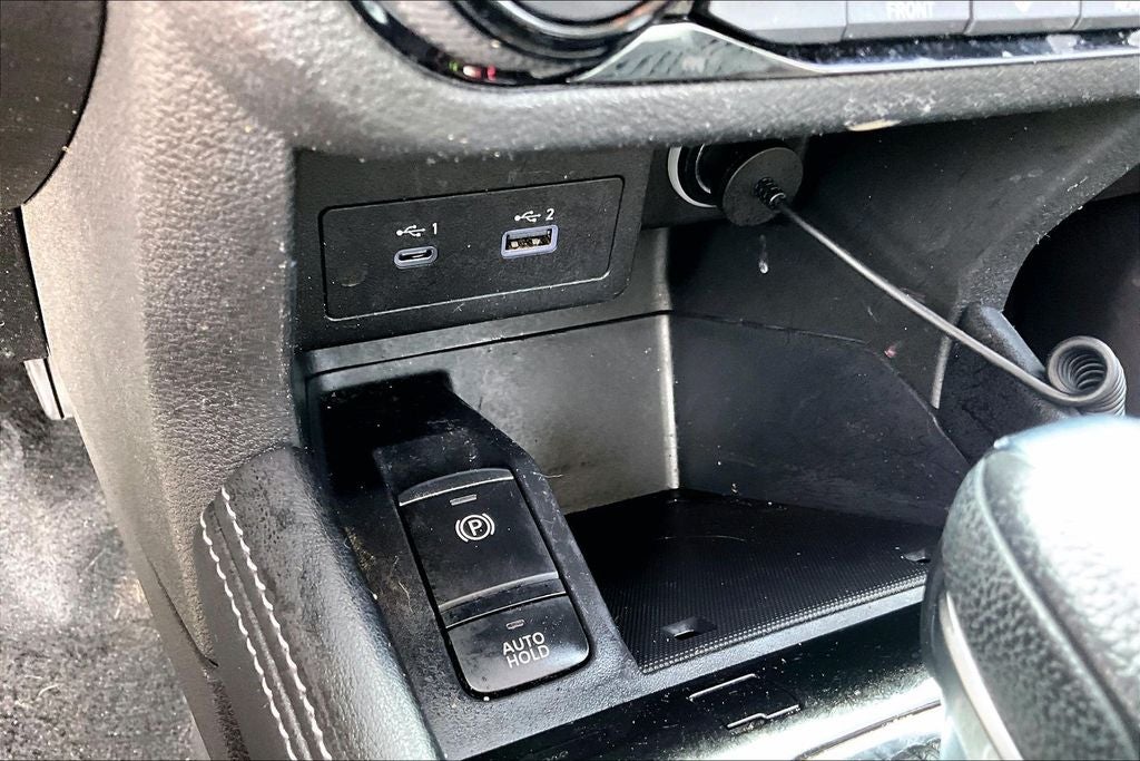 2021 Nissan Kicks SR