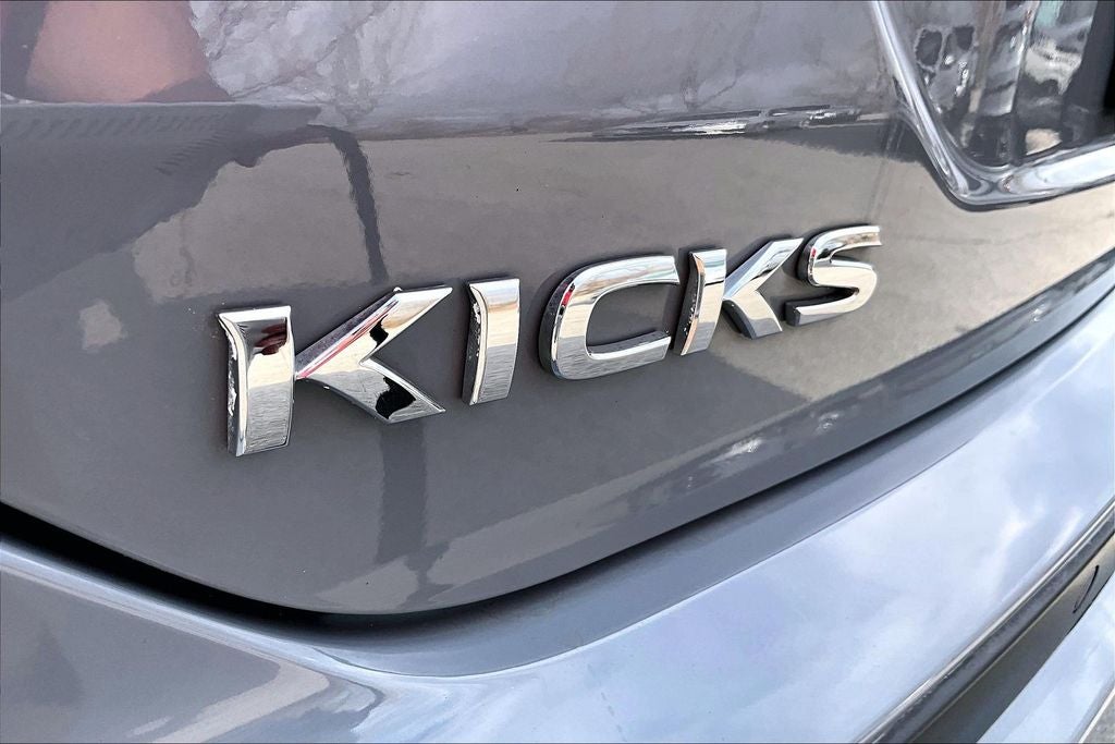 2021 Nissan Kicks SR