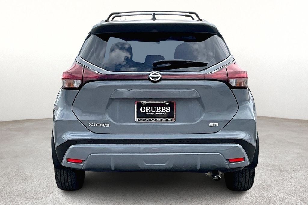 2021 Nissan Kicks SR