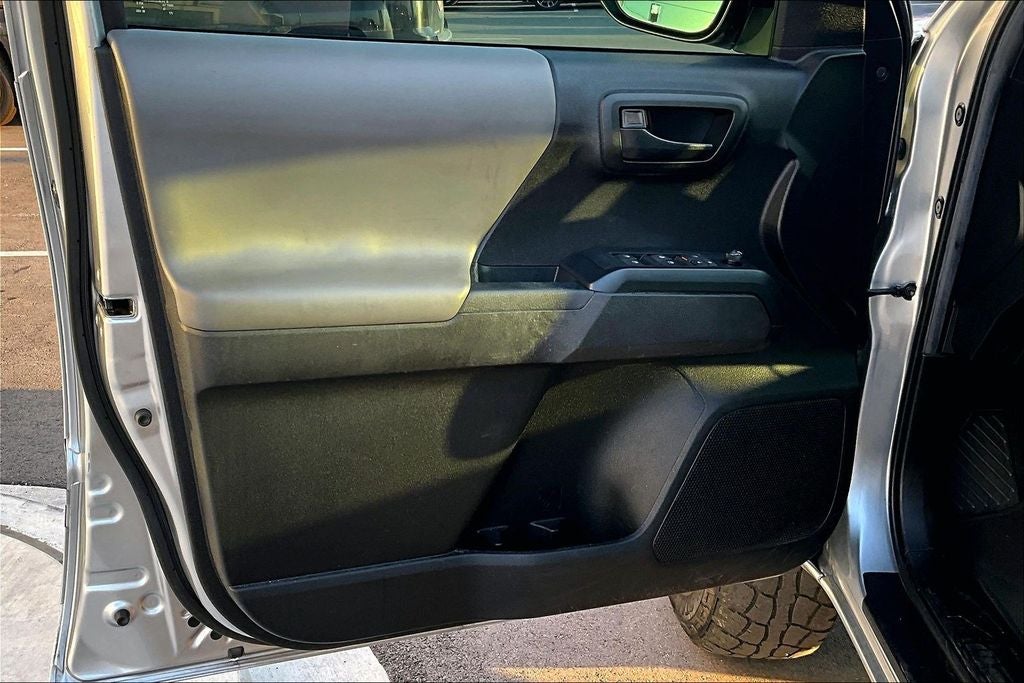 2022 Toyota Tacoma SR V6