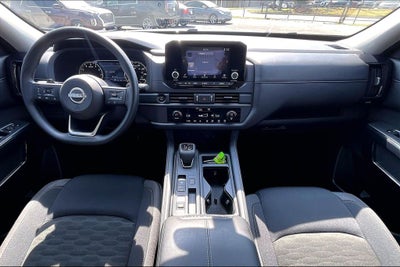 2025 Nissan Pathfinder S