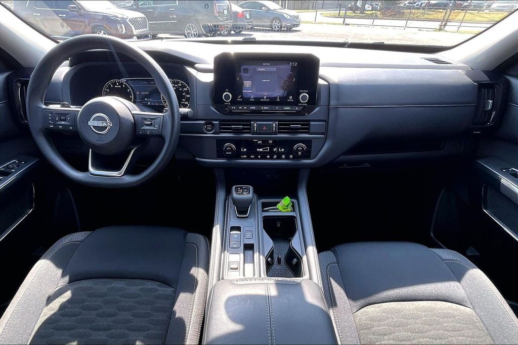 2025 Nissan Pathfinder S