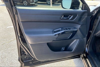 2025 Nissan Pathfinder S