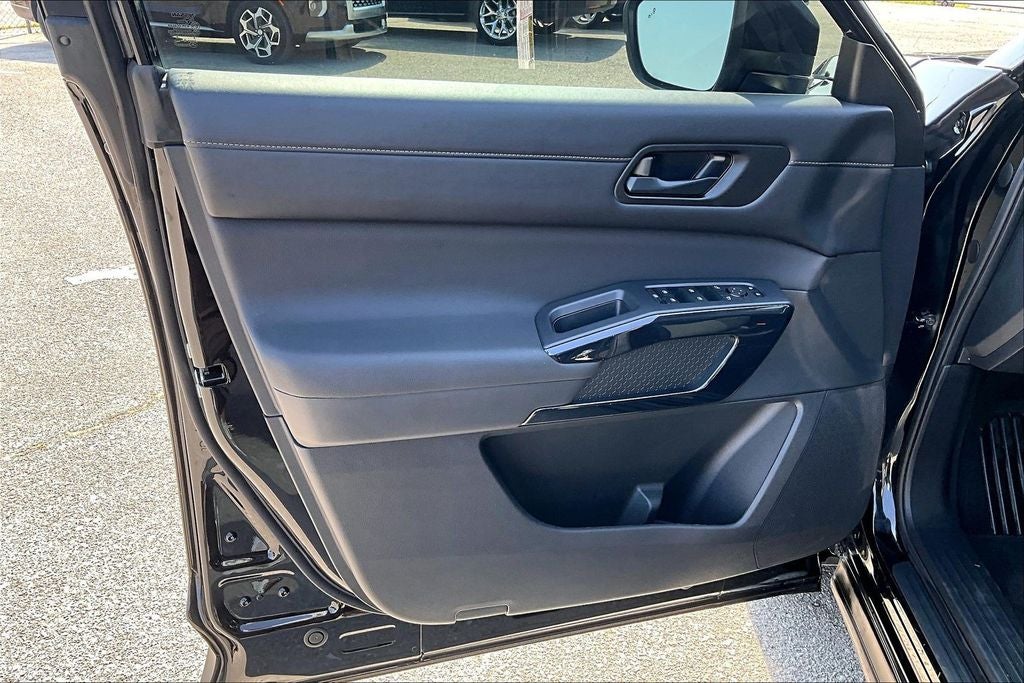 2025 Nissan Pathfinder S