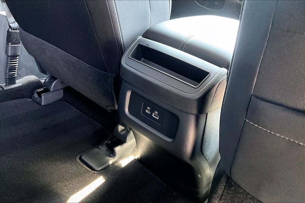 2025 Nissan Pathfinder S