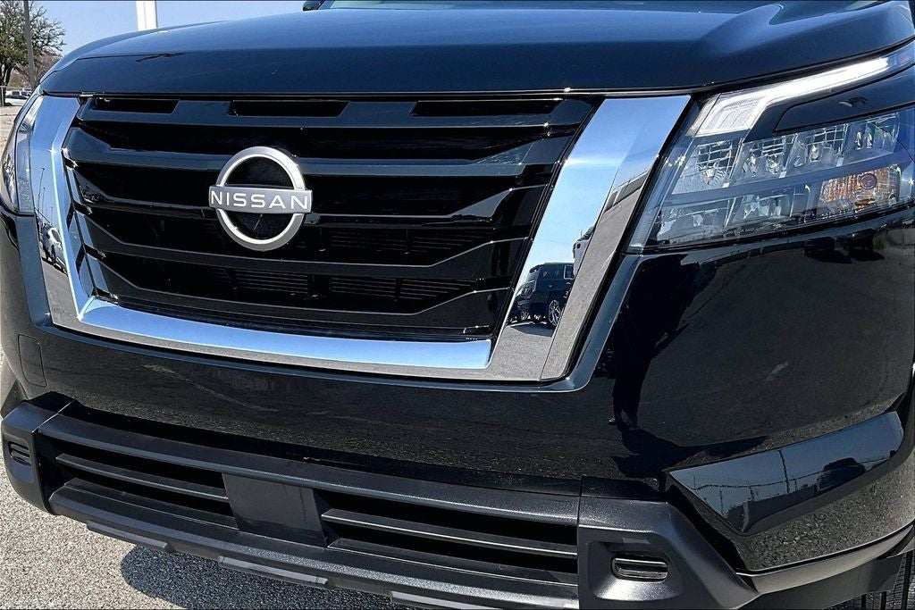 2025 Nissan Pathfinder S