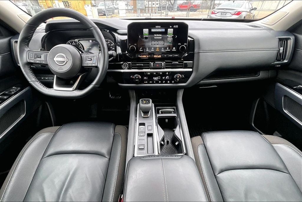 2024 Nissan Pathfinder SL