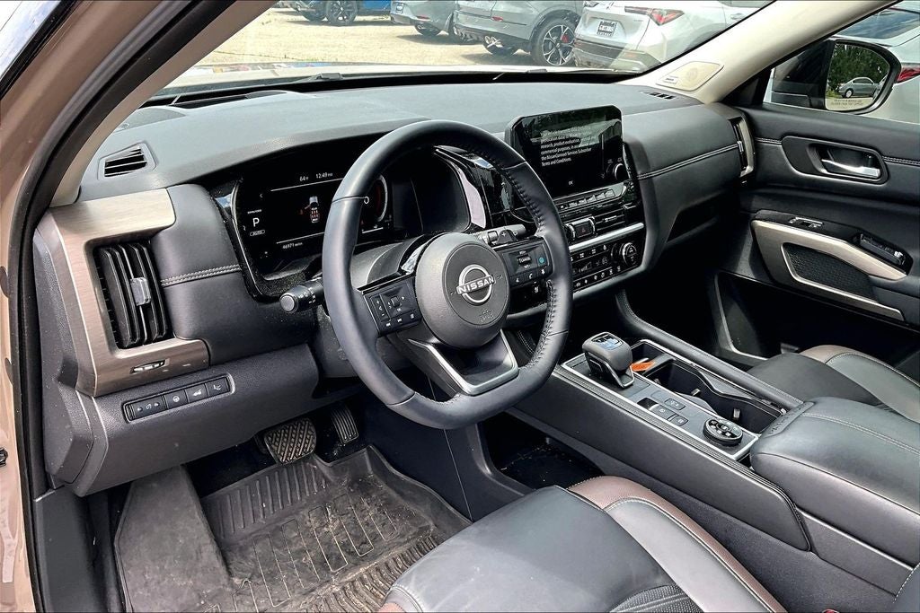 2024 Nissan Pathfinder Platinum