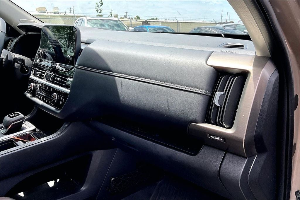 2024 Nissan Pathfinder Platinum