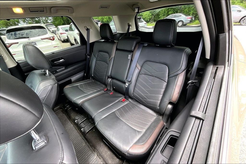 2024 Nissan Pathfinder Platinum